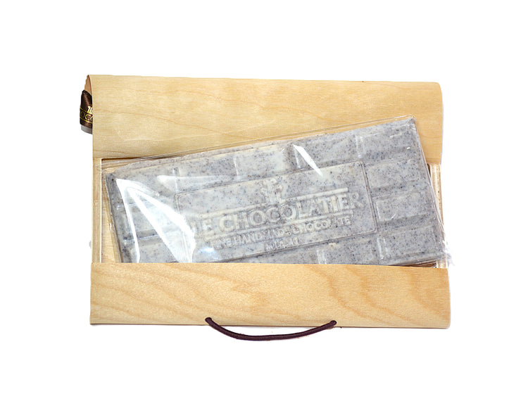 Cookies & Cream Chocolate Bar