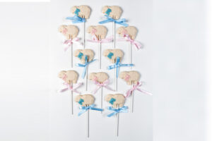 12 Chocolate Baby Sheep Pops. For Girl or Boy (pink or blue) AII white chocolate, or your preference
